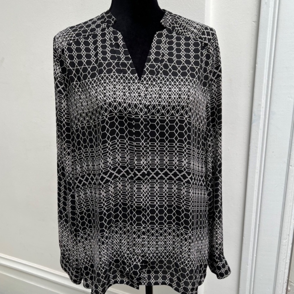 Banana Republic Women’s Blouse Button down Black White Geometric
